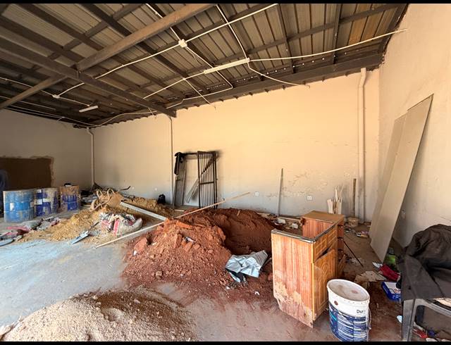 85M² RETAIL TO LET IN BARDENE